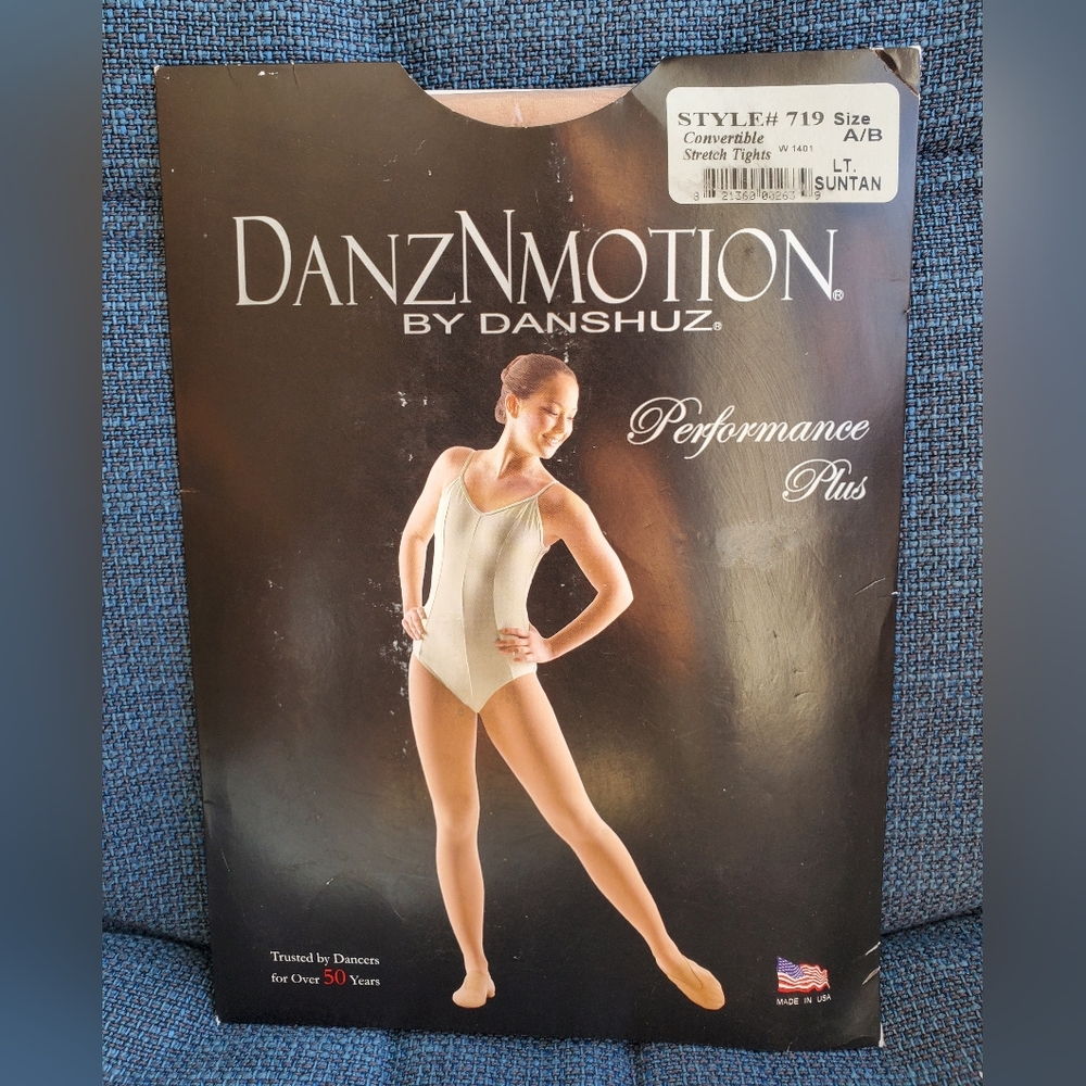 NEW Danz N Motion-Danshuz Style #719 Convertib Dance Tights Lt Suntan, Size A/B
